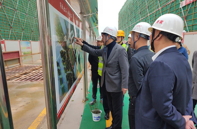 南昌大學(xué)附屬學(xué)校黨委書記何海翔到市政公用城三期H地塊(學(xué)校)項(xiàng)目走訪調(diào)研 南昌大學(xué)附屬學(xué)校黨委書記何海翔到市政公用城三期H地塊(學(xué)校)項(xiàng)目走訪調(diào)研